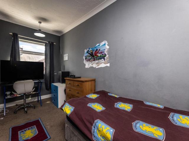 2 bed house for sale