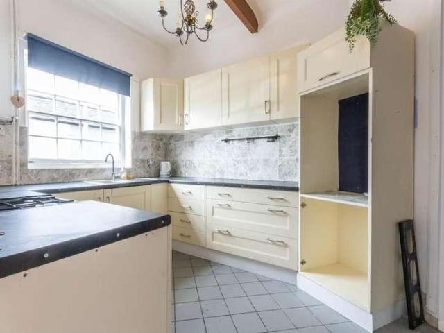 2 bed house for sale
