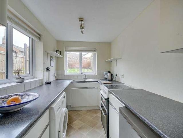 2 bed house for sale