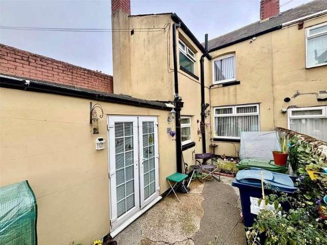 2 bed house for sale