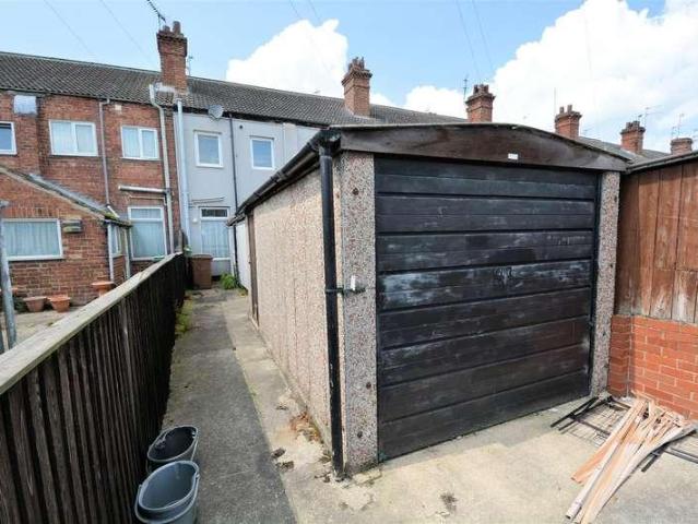 2 bed house for sale