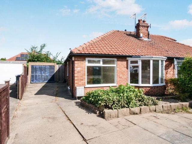 2 bed house for sale