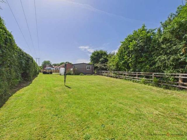2 bed house for sale