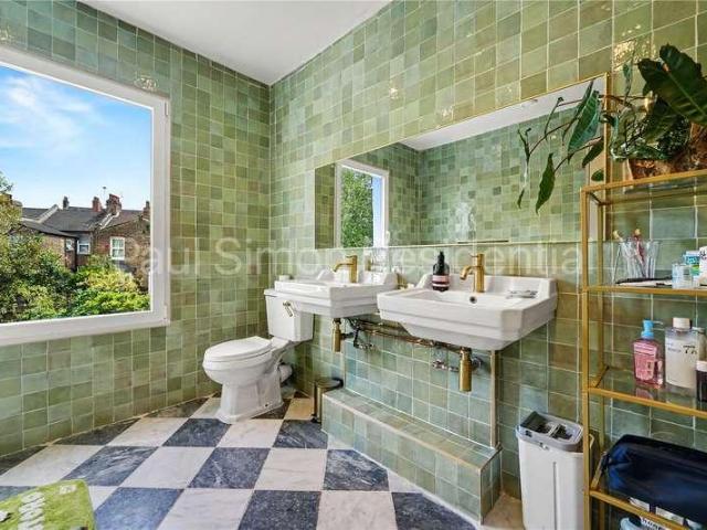 2 bed house for sale
