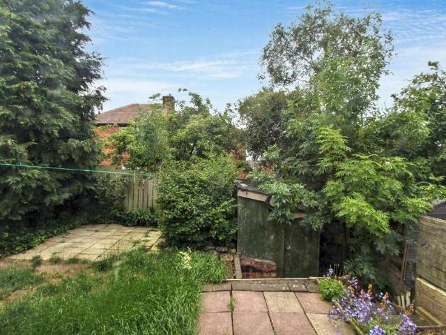 2 bed house for sale