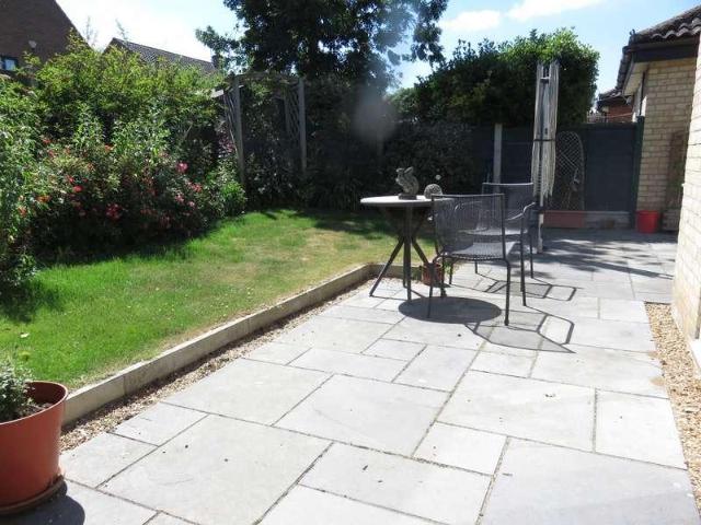 2 bed house for sale