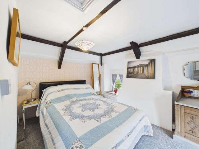 2 bed house for sale