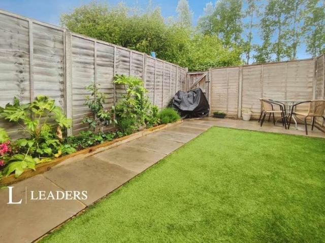 2 bed house for sale