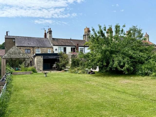 2 bed house for sale