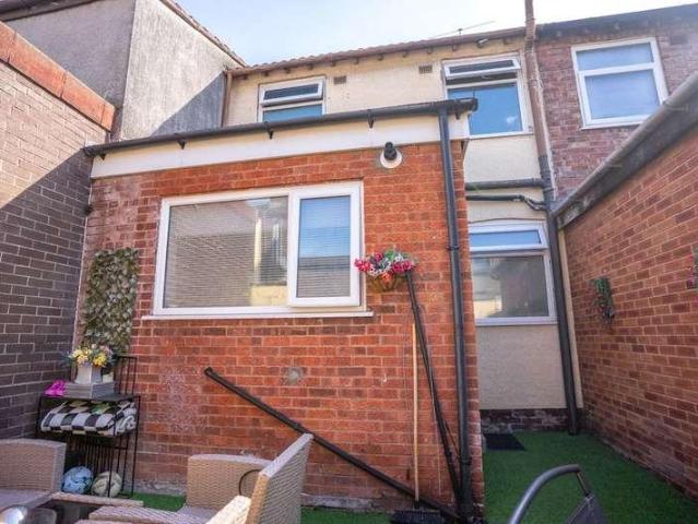 2 bed house for sale