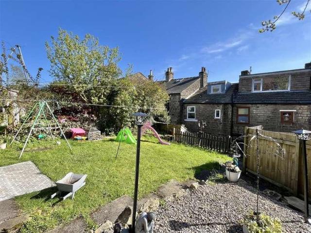 2 bed house for sale