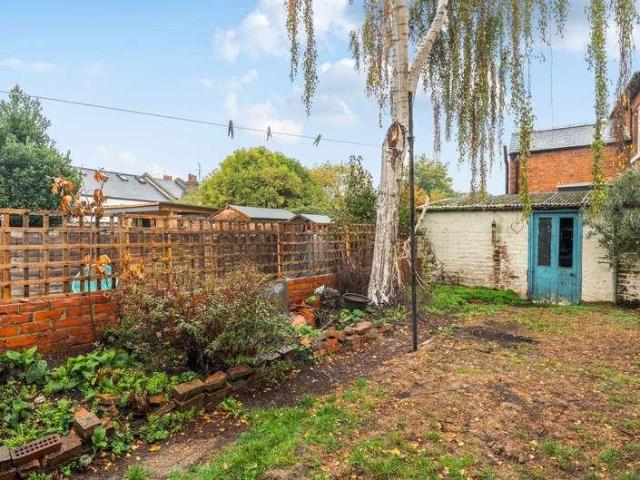 2 bed house for sale
