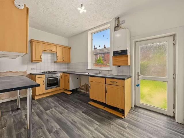 2 bed house for sale