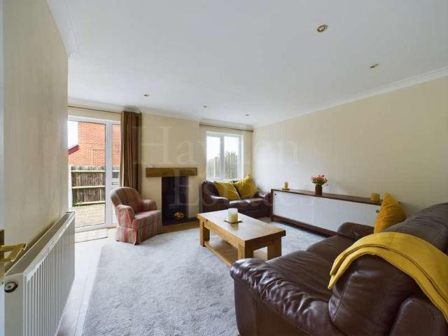2 bed house for sale