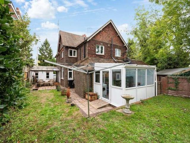 2 bed house for sale