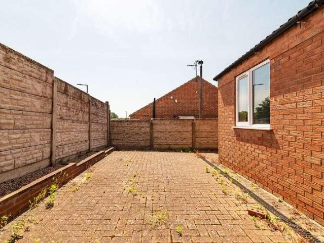 2 bed house for sale