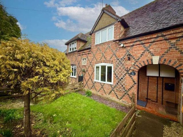 2 bed house for sale