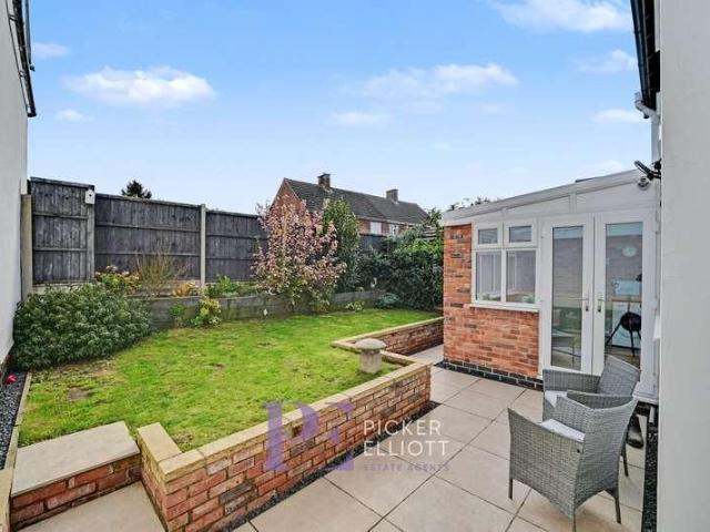 2 bed house for sale