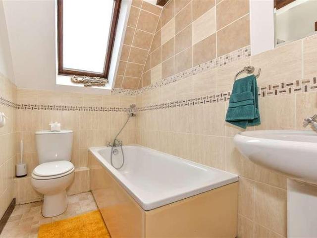 2 bed house for sale