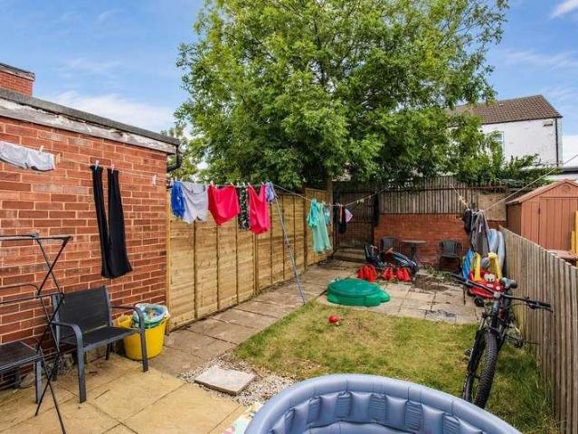 2 bed house for sale