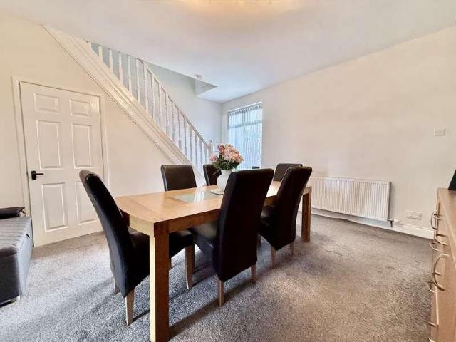 2 bed house for sale