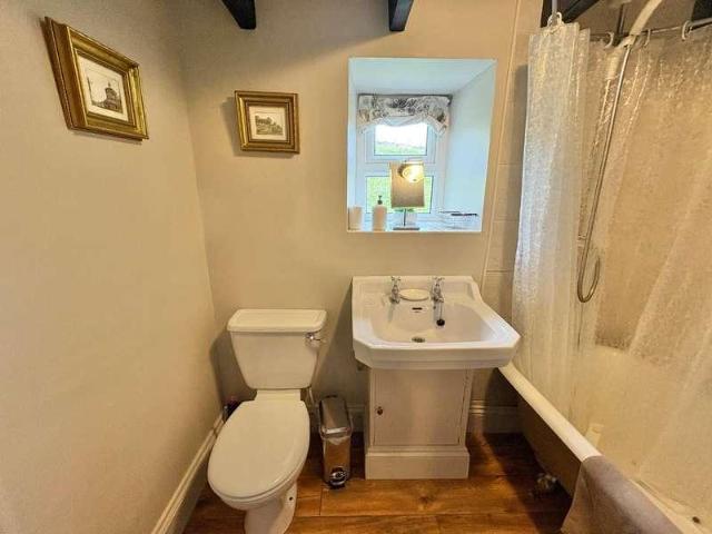 2 bed house for sale
