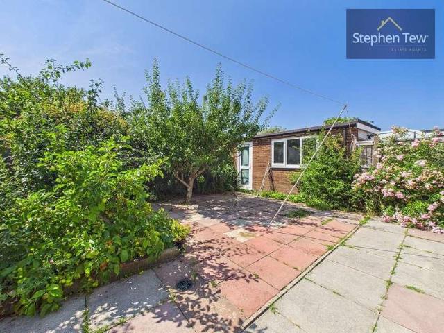 2 bed house for sale