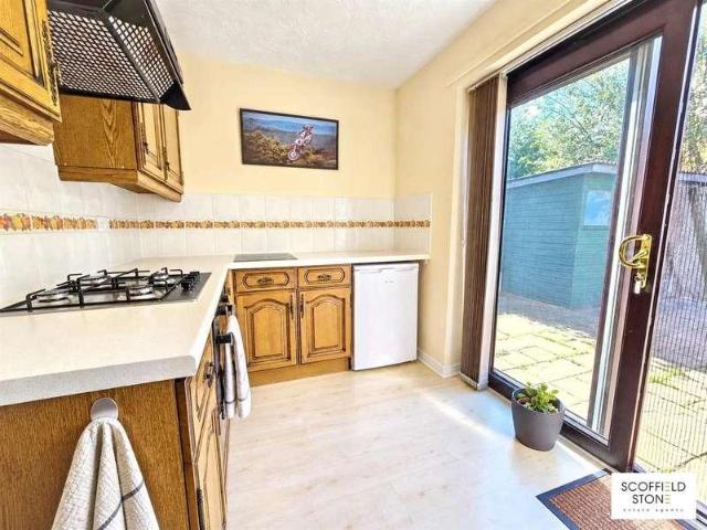 2 bed house for sale