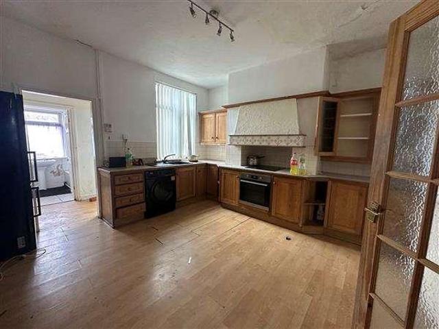 2 bed house for sale
