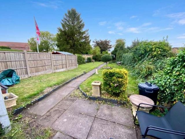 2 bed house for sale