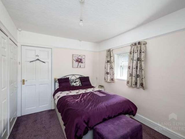 2 bed house for sale