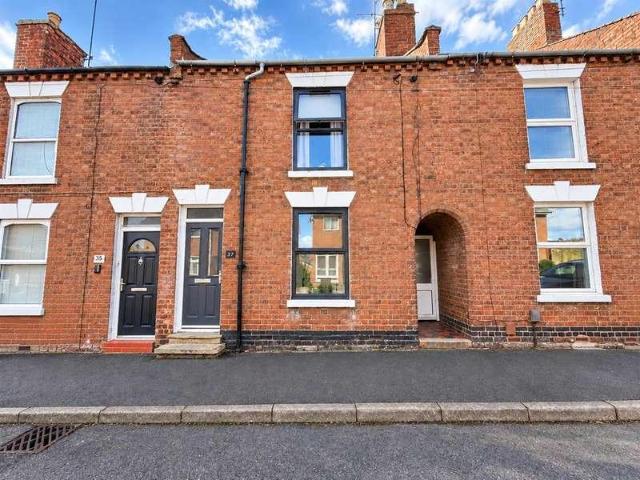 2 bed house for sale