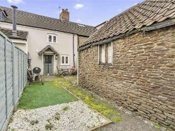2 bed house for sale