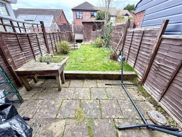 2 bed house for sale