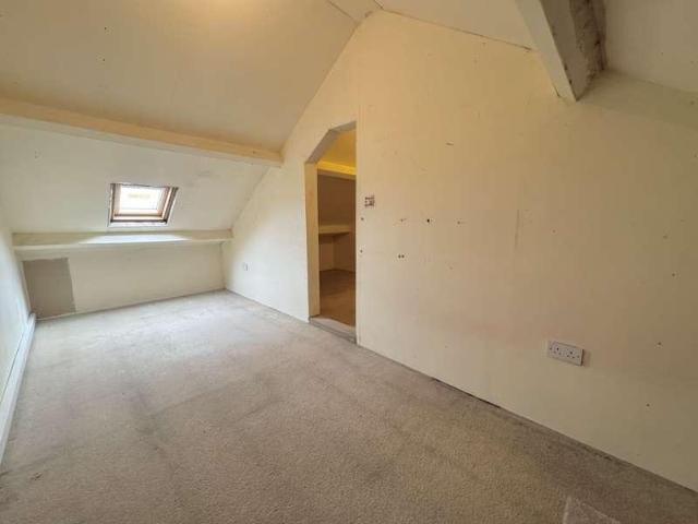 2 bed house for sale