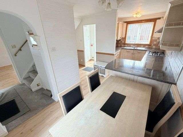 2 bed house for sale