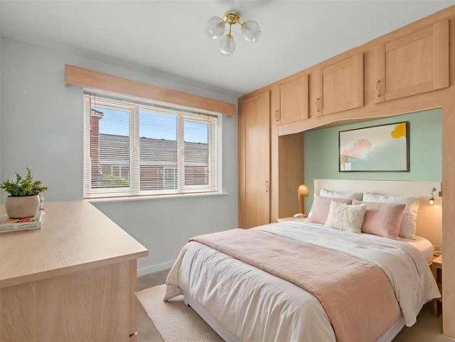 2 bed house for sale