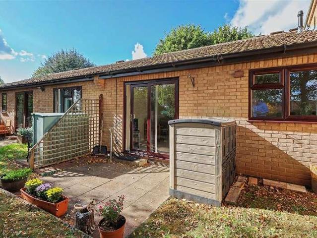 2 bed house for sale