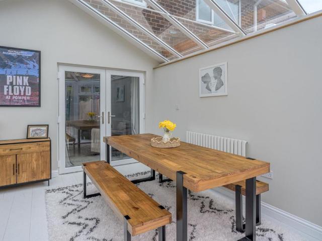 2 bed house for sale