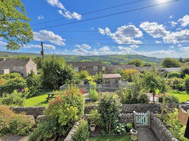 2 bed house for sale