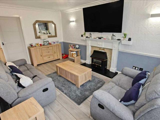 2 bed house for sale