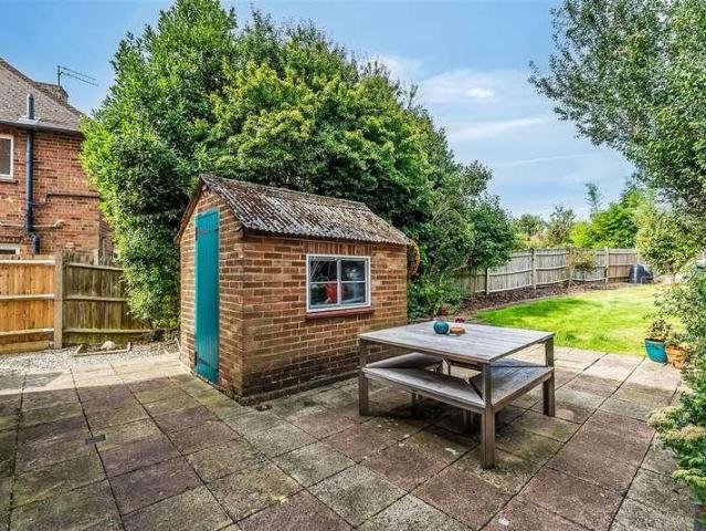2 bed house for sale