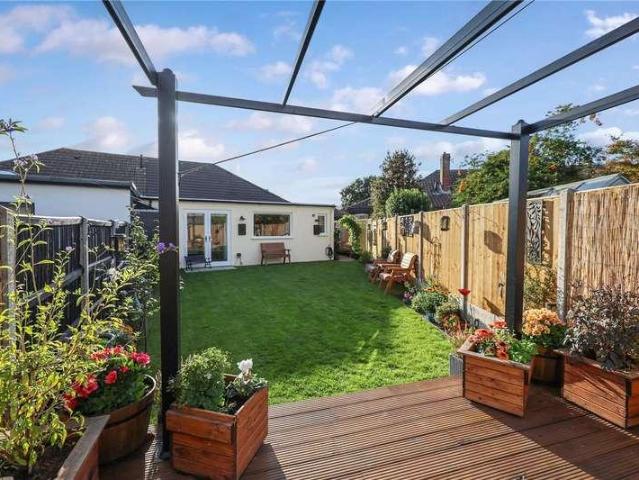 2 bed house for sale
