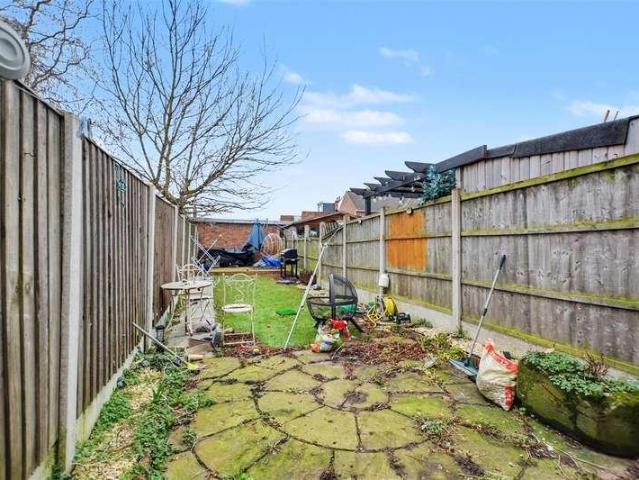 2 bed house for sale
