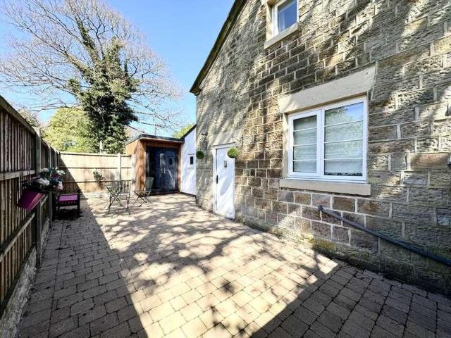 2 bed house for sale
