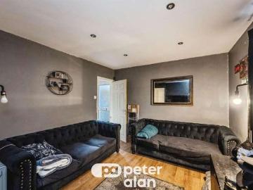 2 bed house for sale