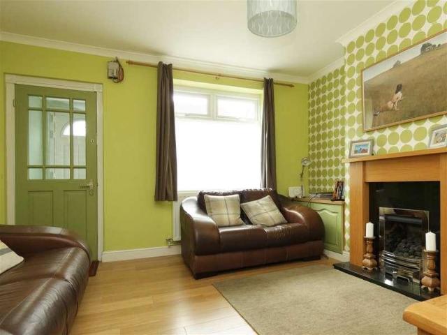 2 bed house for sale
