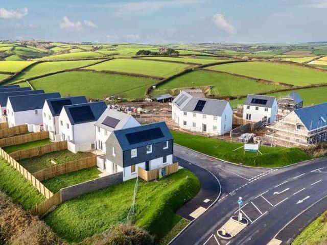 2 bed house for sale