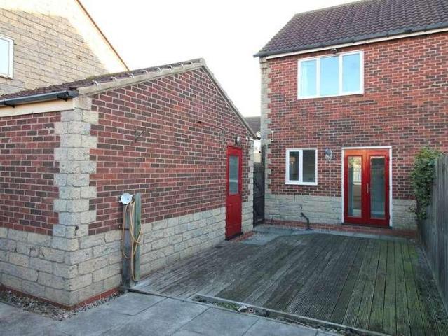 2 bed house for sale