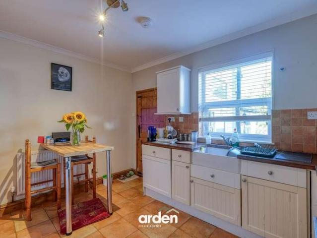 2 bed house for sale